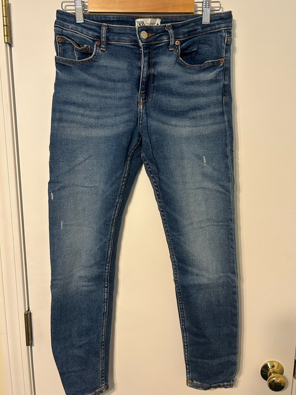 Zara Women’s Skinny Jeans in Medium Blue